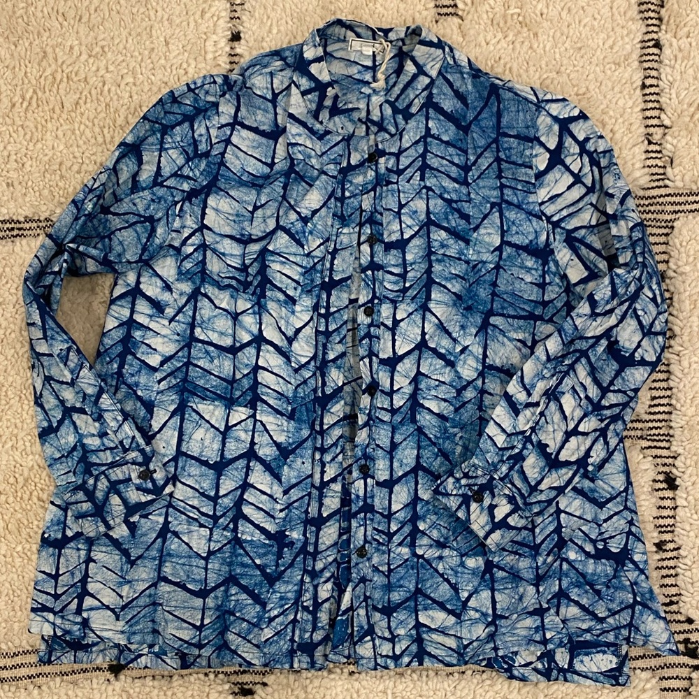 Zuri tunic in blue and white wax resist fabric. EUC.